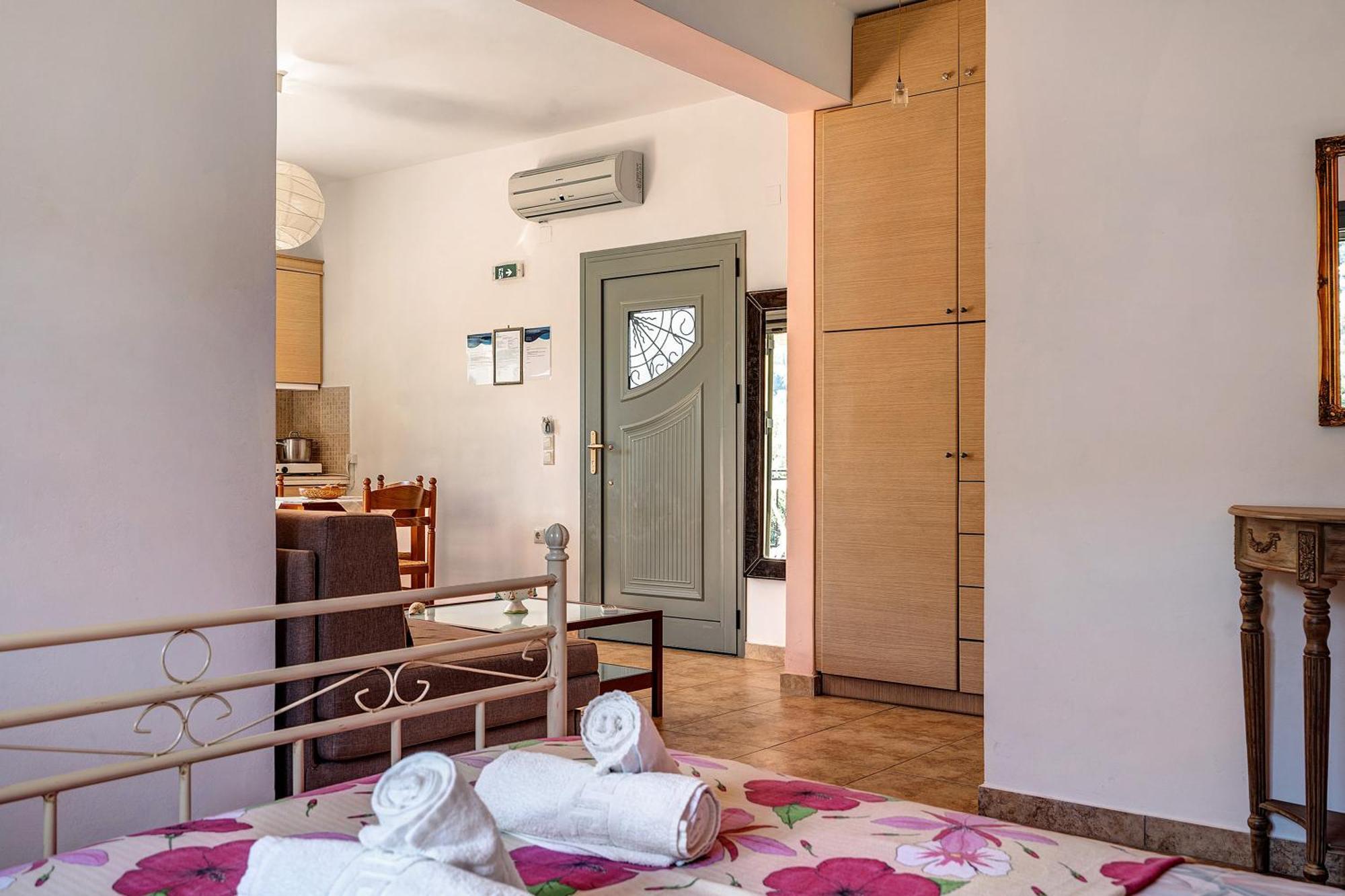 Alkionides Apartment 1 Ayios Nikitas Bagian luar foto